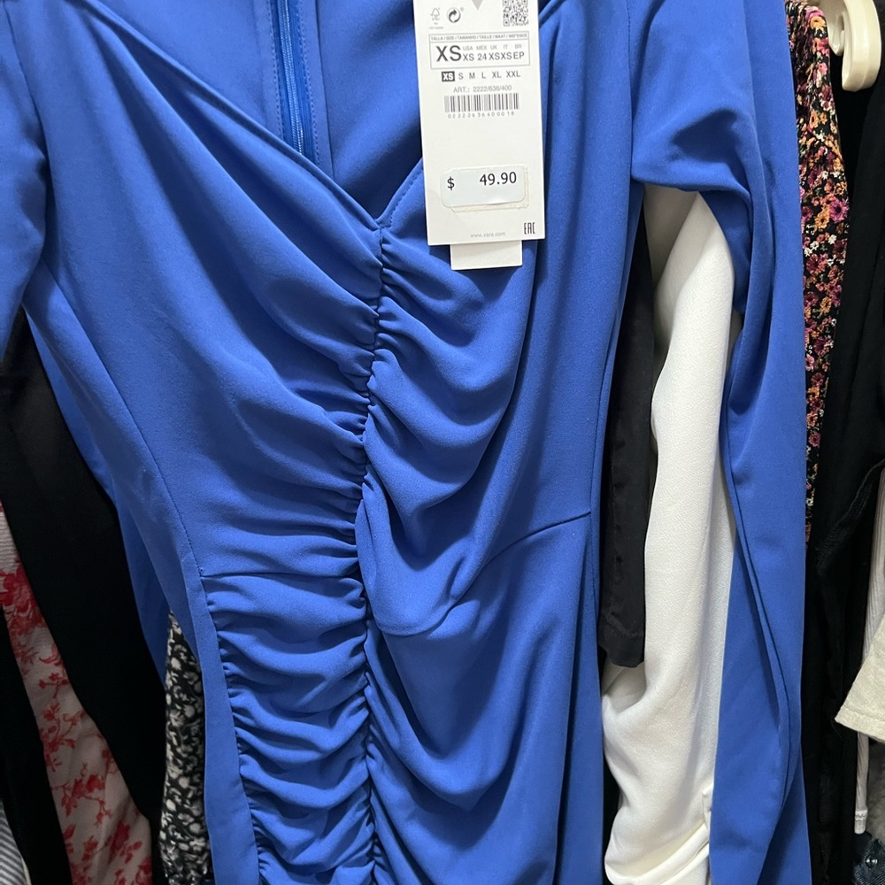 Brand new zara dress. With tags on never worn.